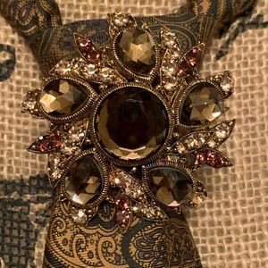 Vintage tie with rhinestone brooch